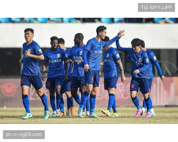 谢鹏飞助攻拉唐头球破门 申花本土外援连线展现默契 谢鹏飞助攻拉唐头球破门 申花本土外援连线展现默契